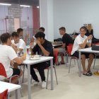 Los jugadores del UD Almería comiendo en el estadio.