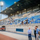 Gabriel Amat comprobando la nueva instalación.