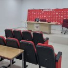 La sala de prensa provisional del Power Horse Stadium.