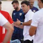 A Rubi le faltan jugadores en el Almería.