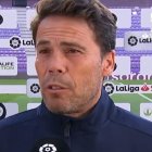 Rubi atiende a la televisión en Valladolid.