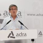 Agradece el esfuerzo y labor de todos los empleados municipales.