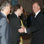 Juan Carlos I entrega el premio al alcalde de Almería.