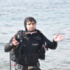 Savíns Puertas tras acabar una partida de ajedrez bajo el agua.