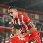 Kaiky celebrando el gol de Ramazani al Real Madrid.