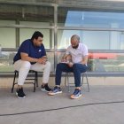 Mohamed El Assy tomando apuntes.