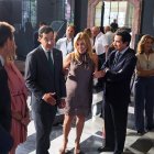 Presidente y consejera, antes de la firma del decreto de rebaja fiscal.