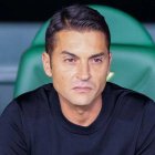 El Elche despide a Francisco tras la derrota en Vallecas.