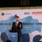 Ramón Fernández-Pacheco, consejero, durante la conferencia.