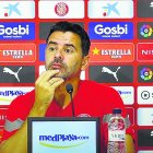 Míchel en la rueda de prensa previa al encuentro del Mediterráneo.