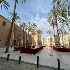 Inicio del montaje de la carrera oficial en la Plaza de la Catedral.