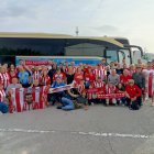 Aficionados del Almería rumbo a Valencia.