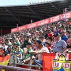 Una afición entregada y expectante.