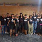 Paco Bezerra con el grupo de almerienses que le sorprendió el viernes con el lema ‘¡Expresa, Teresa!’. Foto: cortesía de Mar Blanco Leal.