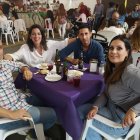 Lo cuevanos disfrutan de la Feria de Mediodía en la Caseta Municipal.