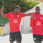 El Bilal Touré y Houboulang Mendes felices en el Almería durante el parón mundialista.