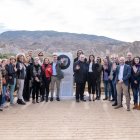 Foto de familia tras la inauguración del monolito que marca el Desierto de Tabernas como tesoro cinematográfico.