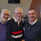Felipe Ortiz con Pedro Moreno y Jesús Padilla en la comida del Almería el pasado viernes.