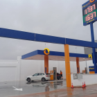 La nueva gasolinera de Plenoil junto al cementerio de Almería.