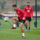 César de la Hoz en un entrenamiento en la concentración de Marbella.