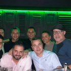 Francisco celebra la Navidad con sus amigos de toda la vida en La Salada. 