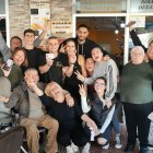 Trabajadores y familiares de la Cafetería Churrería Amanecer, en Roquetas de Mar.