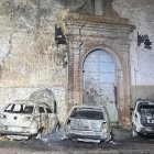 Coches calcinados en Cuevas del Almanzora.