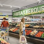 Un supermercado almeriense en la zona de frutas y hortalizas.