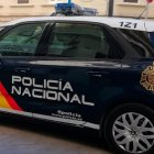 Foto de un coche de la policía nacional.