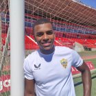 Akieme con LA VOZ en el Estadio de los Juegos Mediterráneos.