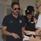 El Cholo Simeone en la llegada del Atlético a Almería para jugar en la 2014-15.