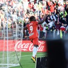Touré celebra su gol al Atlético de Madrid.