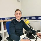 El alcalde de Vera, Alfonso García, durante una reciente entrevista en la Cadena SER.