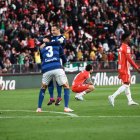 La decepción del Almería tras caer en casa ante el Real Betis.