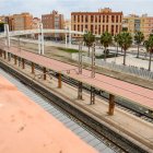 Vista aérea de las vías del ferrocarril desde la antigua estación de tren
