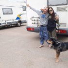Martino y Martina, caravanistas italianos que han pasado un día en Almería.
