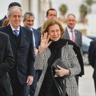 La reina Sofía a su llegada al Banco de Alimento de Almería, en Roquetas de Mar.