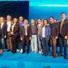Foto de los primeros candidatos con Juanma Moreno.