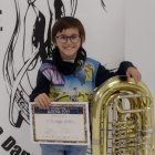 Oliver Málaga Mesonero con su premio especial del Festival Internacional de Música.