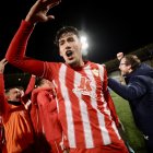 Rachad celebrando la victoria del Almería frente al Deportivo.