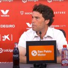 Rubi se quedó a gusto en la sala de prensa del Sánchez Pizjuán.