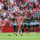 El partido en una imagen: el Cádiz celebra el 0-1 con Melero en primer plano.
