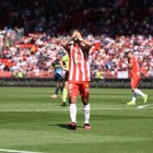 Pozo se desespera en una jugada del partido ante el Cádiz.