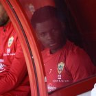 Ramazani en el banquillo del Estadio de los Juegos Mediterráneos ante el Cádiz.