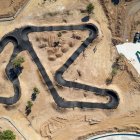 Vista aérea de la pista de pump truck y una de las zonas de juegos infantiles.