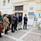 Visita del presidente y el alcalde a la biblioteca para conocer el proyecto.