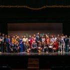 Los premiados con las autoridades.