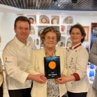 El equipo de Terraza Carmona recibe por décimo noveno año consecutivo el Sol de Repsol.