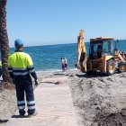 Labores de limpieza y adecuación en las playas de Vera.