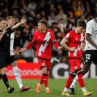 Figueroa Vázquez pitando pena máxima contra el Rayo este lunes en Mestalla.
